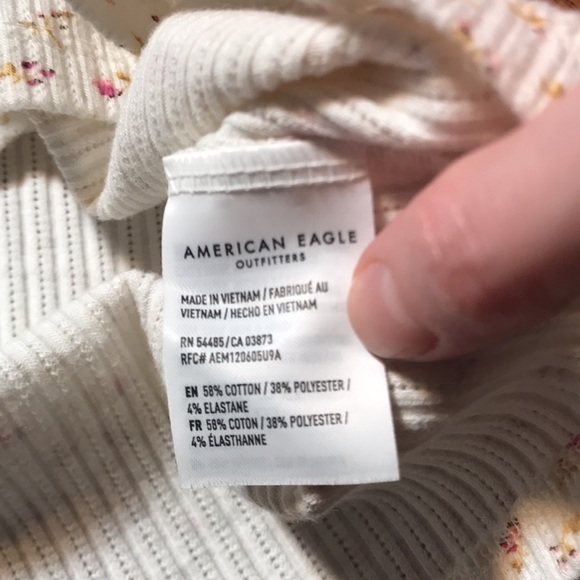 American Eagle Short Sleeve Floral Top - Picture 3 of 6